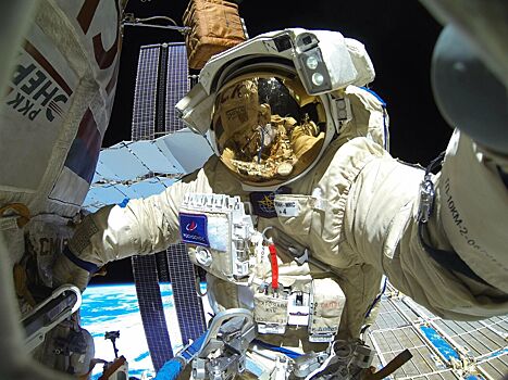 Выход в открытый космос российских космонавтов перенесли на май