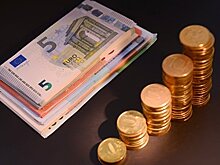 Официальный курс евро снизился до 70,6 рубля