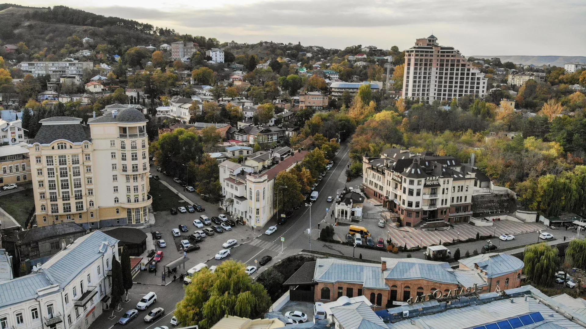 В Кисловодске неизвестный поджёг символ СВО на въездной стеле в город