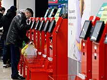 Юрист рассказал, как покупатели обманывают на кассах самообслуживания