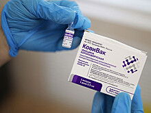 Жители столицы выстроились в очереди на вакцинацию "КовиВаком"