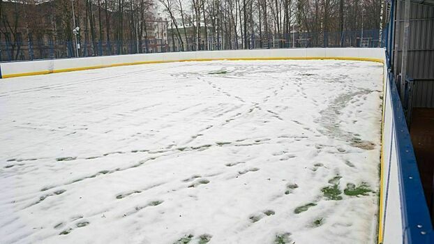 Подрядчику дали неделю на устранение недочетов на спортивной площадке в парке им. Гагарина