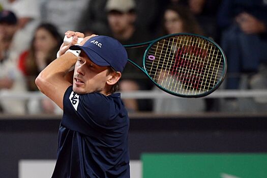 Алекс де Минор вышел в четвёртый круг турнира в Риме