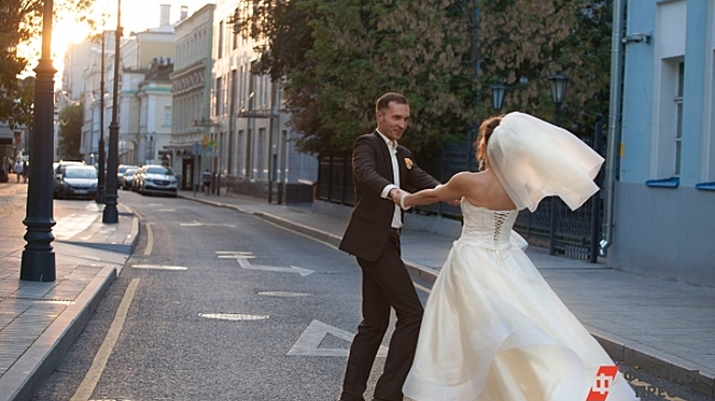 Так звезды сошлись: кто из знаменитостей вступил в брак в 2025 году