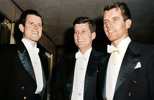«Проклятие клана Кеннеди»: какие трагедии происходили в семье президента США