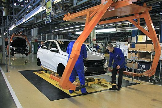 АвтоВАЗ уходит в отпуск на 20 дней в апреле из-за кризиса поставок