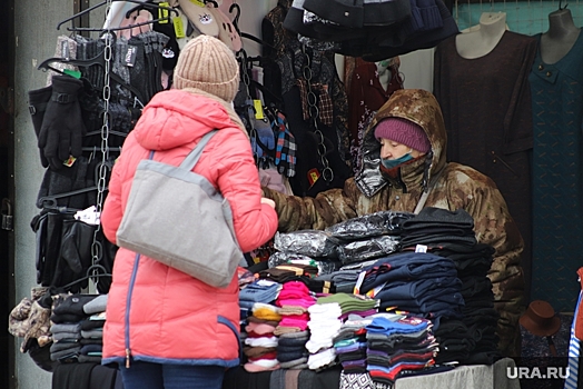 Власти оставят продавцов одежды и икры в Перми без лотков