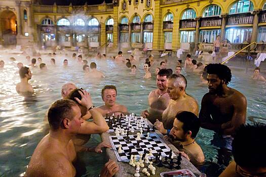 Путешествующий по миру блогер назвал десять курортов «только для мужиков»