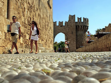 Россиянам назвали стоимость недельного отдыха в Европе в 2023 году