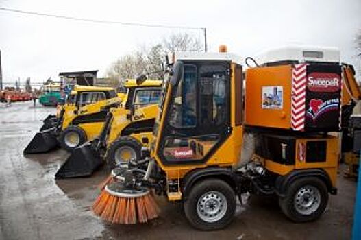 Волгоградские коммунальщики получили 30 машин для уборки дорог