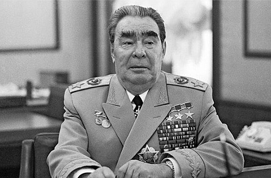Как в 1989 году Горбачев «отобрал» у Брежнева орден «Победы»