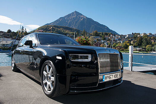 Rolls-Royce Phantom VIII: Музей на колесах