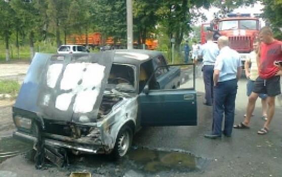 В Курской области полностью сгорел автомобиль