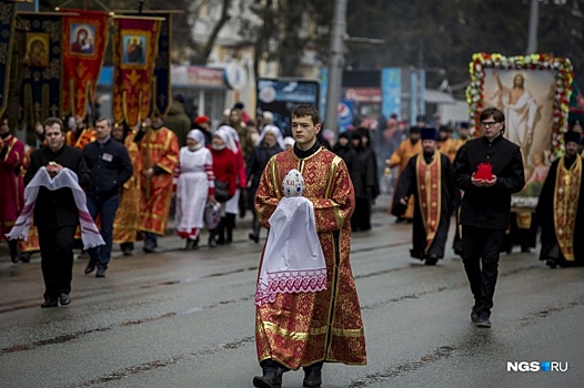 Тысячи новосибирцев приняли участие в крестном ходе