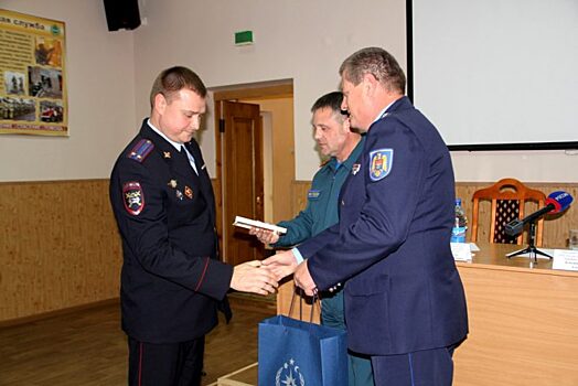 МВД Молдавии наградило калужских полицейских и спасателей «Медалями солидарности»