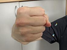 23-летний курянин заплатил 250 тысяч рублей коллеге, которому выбил зубы