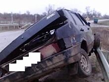 На Ставрополье гонщик повис на отбойнике