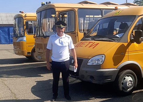 Сотрудники Госавтоинспекции проверили школьные автобусы перед началом нового учебного года