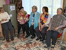 В Пензе активистки навестили пожилых людей в их праздник