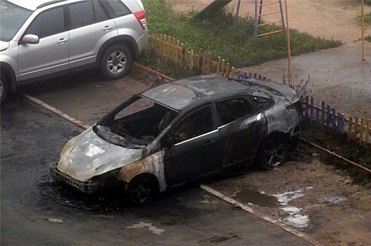 В Черкесске за сутки подожгли четыре автомобиля