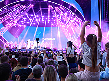 Кадышева и "Бонд с кнопкой", Буланова и Баста: какую музыку слушают россияне