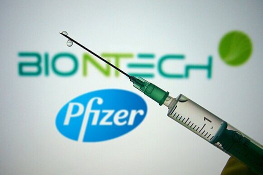 Британка первой в мире привилась вакциной Pfizer