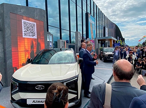 На ПМЭФ-2025 раскрыли название засекреченного кроссовера Lada