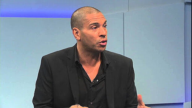 Коллимор против музыки, романтизирующей преступления с холодным оружием: «Несколько сотен одичавших делают мишенью все 4 миллиона чернокожих граждан. Это серьезная проблема»