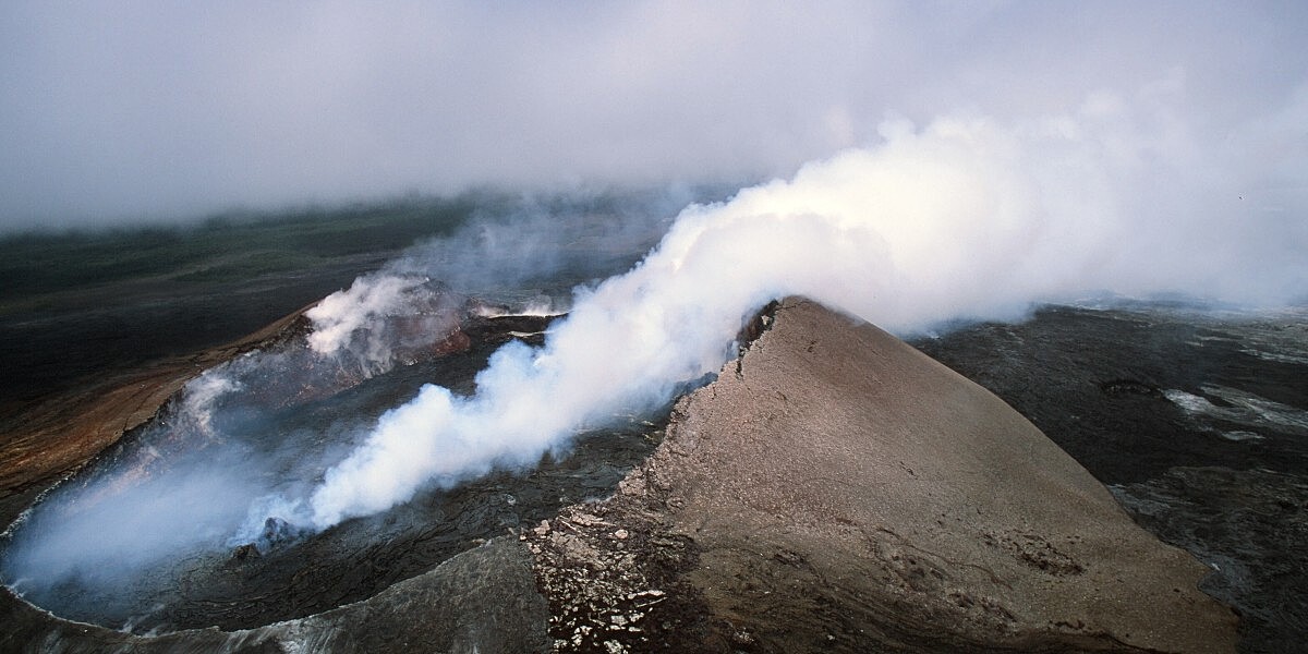 Как формировался самый активный вулкан Земли