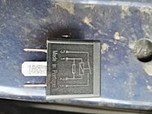 Неисправное реле топливного насоса как противоугонное средство для защиты автомобиля