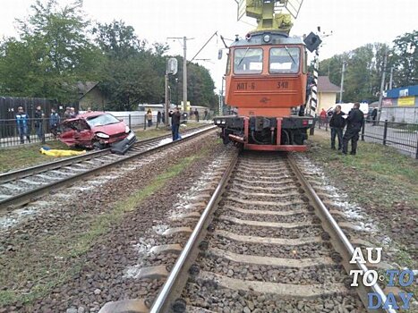 В Киевской области поезд столкнулся с легковым автомобилем