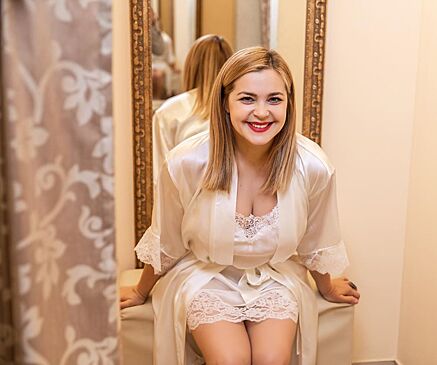 Видео: Ирина Пегова пришла на премьеру фильма в платье за 132 тысячи рублей
