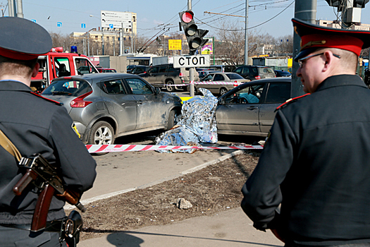 Автомобиль протаранил пешеходов в Москве