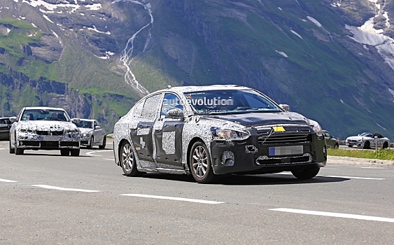 Новое поколение Ford Focus тестируют высоко в горах
