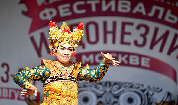 Косплей и танцы: как прошли фестивали Японии и Индонезии