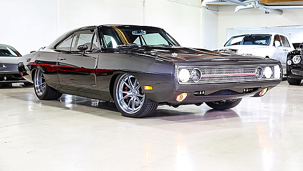 На торги выставлен сверхмощный Dodge Charger с мотором от катера