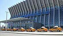 Аэропорт Симферополя принял сто «тайных пассажиров»