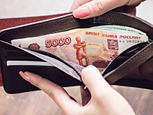 Юрист рассказал, как февральские праздники повлияют на зарплату россиян