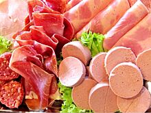В Ростовской области в докторской колбасе нашли вместо свинины курятину