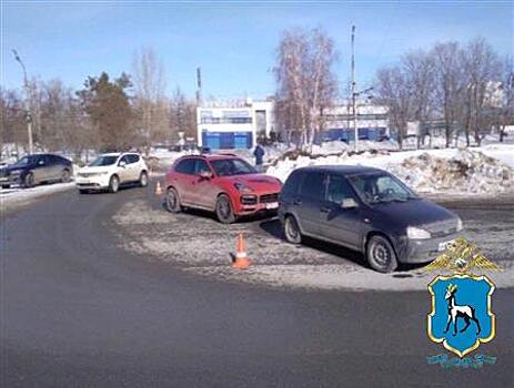 Ребенок пострадал при столкновении Porsche и Lada Kalina в Тольятти