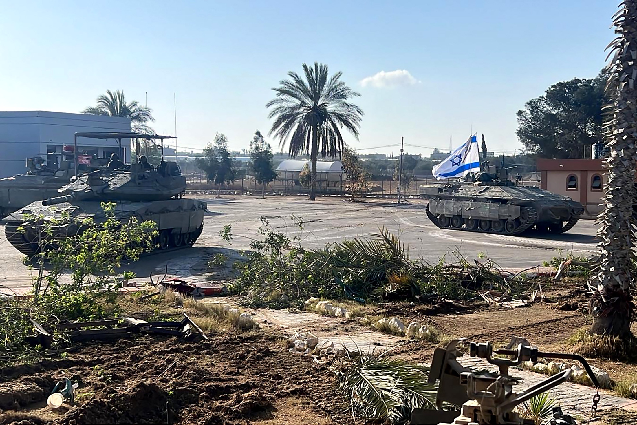 Военный кабинет Израиля одобрил расширение операции в Рафахе