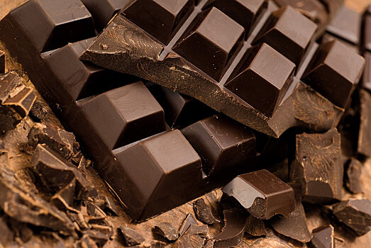 Врач назвала основные полезные свойства горького шоколада