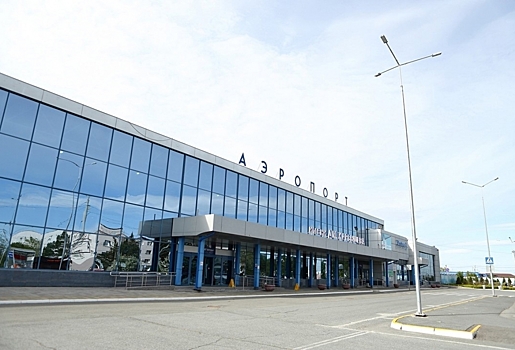 С сегодняшнего вечера платная парковка у омского аэропорта будет закрыта