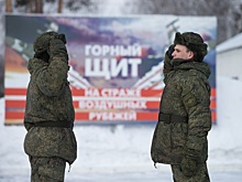 «Не думал, что в армии будут давать пельмешки». Как солдаты секретной части на Урале отмечают 23 февраля