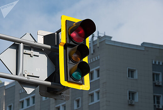 Поворачивать направо на красный свет могут разрешить водителям в Астане