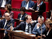 Французский парламент не смог объявить вотум недоверия правительству