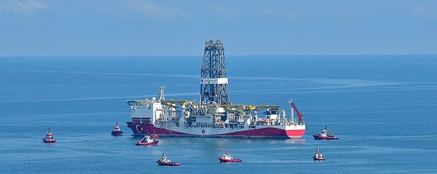 Экс-премьер Турции: В Черном море запасы газа покроют мировые потребности на 45 лет