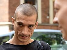 Художника Павленского приговорили к шести месяцам тюрьмы во Франции
