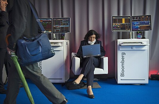 Агентство Bloomberg уволило редактора за срыв эмбарго на новость ФРС США