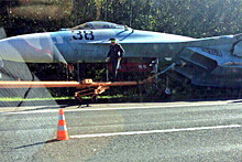 Су-27 попал в ДТП на трассе в Белоруссии